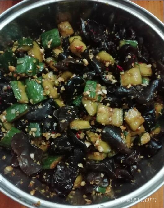 酸辣鸡爪各式卤